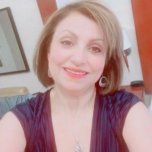 Meet your Posher, Roya